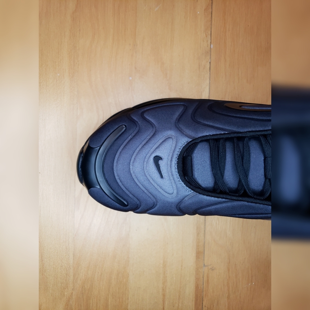 SOLD!!! Women's Nike Air Max 720 - Picture 9 of 10